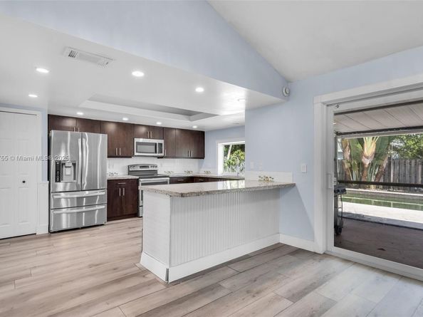 11087 NW 24th St, Sunrise FL 33322