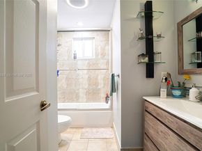 1039 NW 124th Ter, Sunrise FL 33323