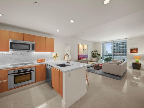 1060 Brickell Ave 1513, Miami FL 33131