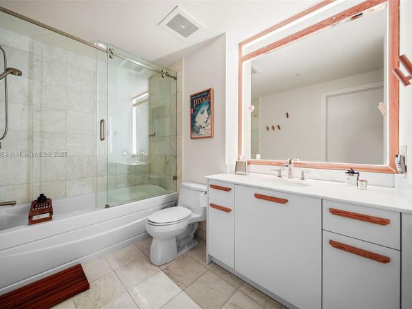 1060 Brickell Ave 1513, Miami FL 33131