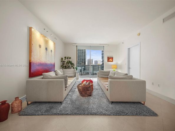 1060 Brickell Ave 1513, Miami FL 33131