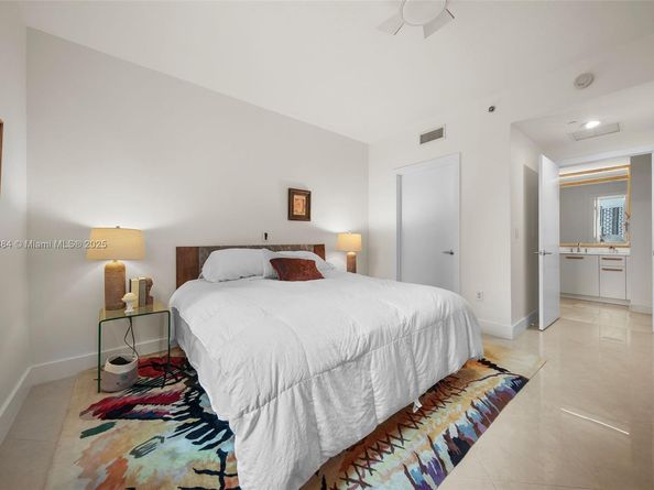 1060 Brickell Ave 1513, Miami FL 33131