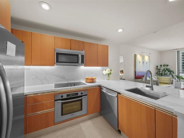 1060 Brickell Ave 1513, Miami FL 33131