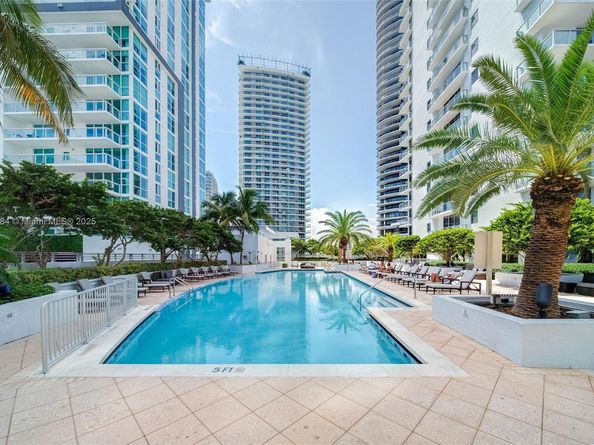 1060 Brickell Ave 1513, Miami FL 33131