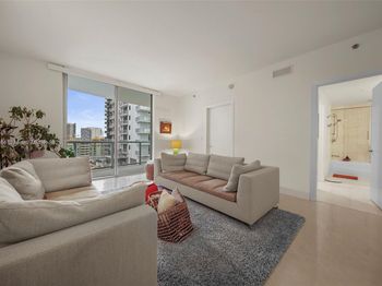 1060 Brickell Ave