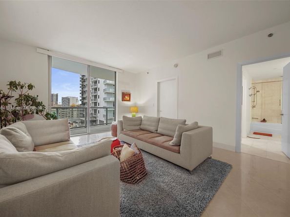 1060 Brickell Ave 1513, Miami FL 33131