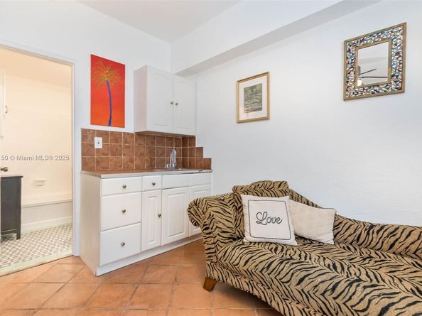 255 W 24th St 208, Miami Beach FL 33140