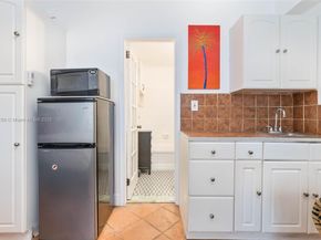 255 W 24th St 208, Miami Beach FL 33140