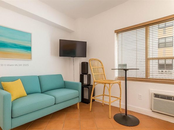 255 W 24th St 208, Miami Beach FL 33140