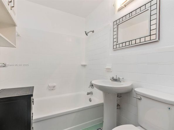 255 W 24th St 208, Miami Beach FL 33140