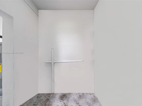 1321 NW 44th St, Miami FL 33142