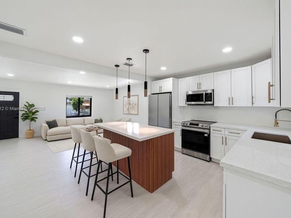 1321 NW 44th St, Miami FL 33142