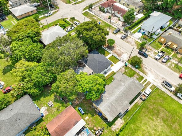 1321 NW 44th St, Miami FL 33142