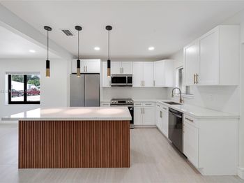1321 NW 44th St