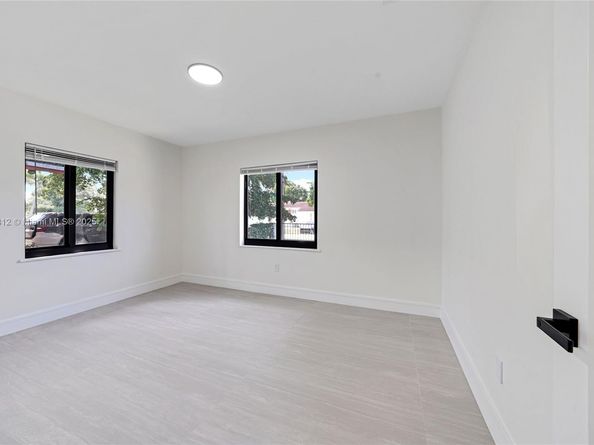 1321 NW 44th St, Miami FL 33142