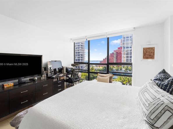 1450 Brickell Bay Dr 812, Miami FL 33131