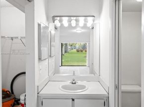 212 W Laurel Dr 1303, Margate FL 33063