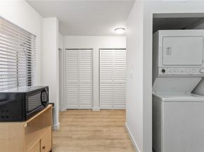 212 W Laurel Dr 1303, Margate FL 33063