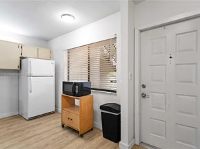 212 W Laurel Dr 1303, Margate FL 33063