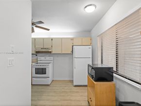 212 W Laurel Dr 1303, Margate FL 33063