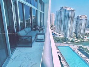 475 Brickell Ave 2209, Miami FL 33131