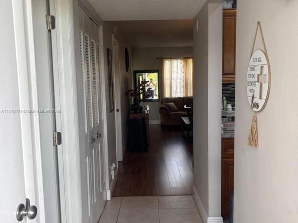 151 Berkley Rd 206, Hollywood FL 33024