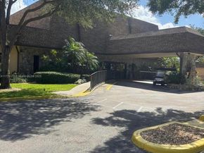 151 Berkley Rd 206, Hollywood FL 33024