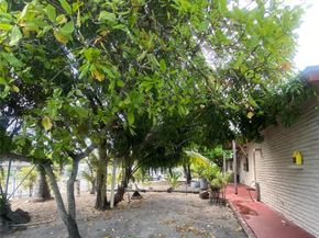 8355 NW 32nd Ave, Miami FL 33147