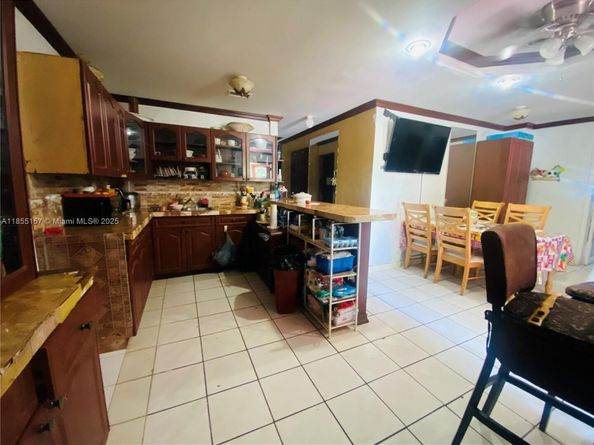 8355 NW 32nd Ave, Miami FL 33147