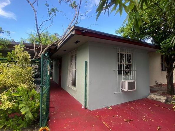 8355 NW 32nd Ave, Miami FL 33147