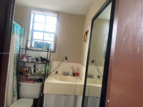 8355 NW 32nd Ave, Miami FL 33147