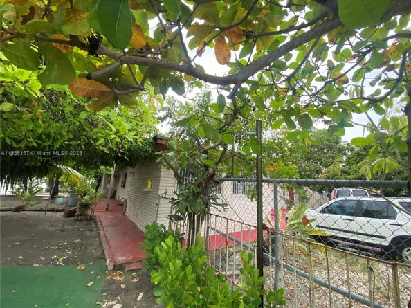 8355 NW 32nd Ave, Miami FL 33147