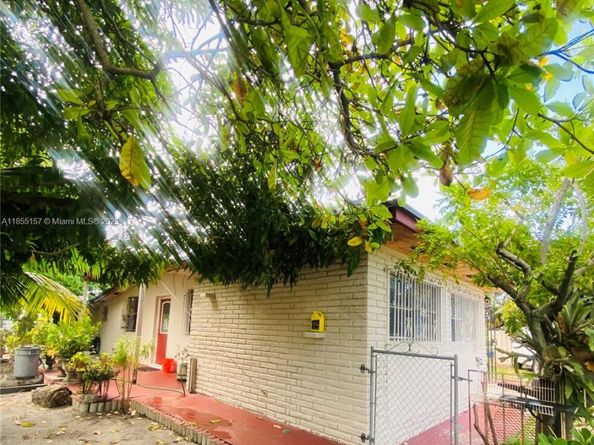8355 NW 32nd Ave, Miami FL 33147