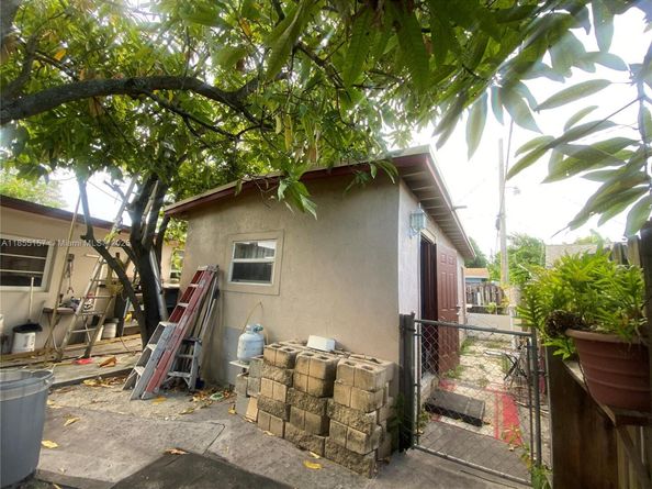 8355 NW 32nd Ave, Miami FL 33147