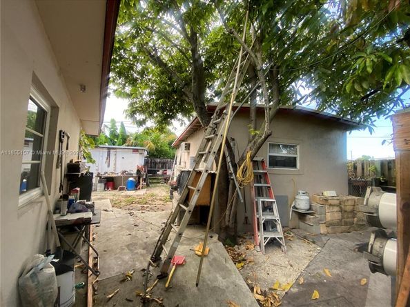 8355 NW 32nd Ave, Miami FL 33147
