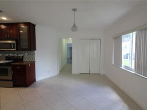 5160 SW 8th St, Margate FL 33068