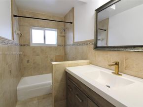 5160 SW 8th St, Margate FL 33068