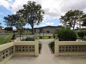 5160 SW 8th St, Margate FL 33068