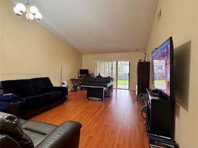 2595 NW 123rd Ave, Coral Springs FL 33065