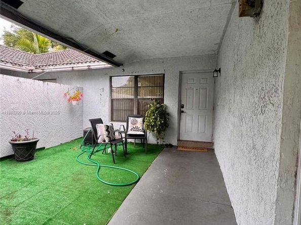 2595 NW 123rd Ave, Coral Springs FL 33065