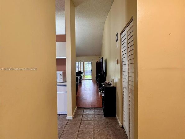 2595 NW 123rd Ave, Coral Springs FL 33065