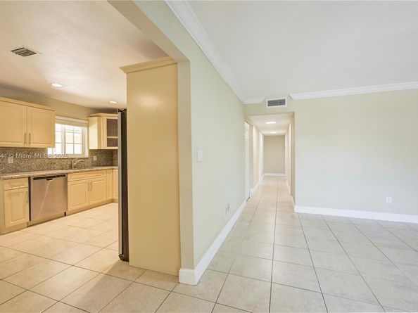 3609 S Le Jeune Rd, Coral Gables FL 33134