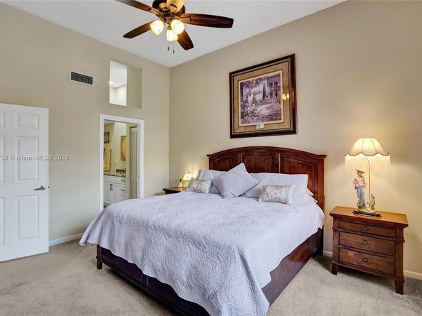 15825 SW 11th St, Pembroke Pines FL 33027