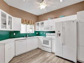 15825 SW 11th St, Pembroke Pines FL 33027