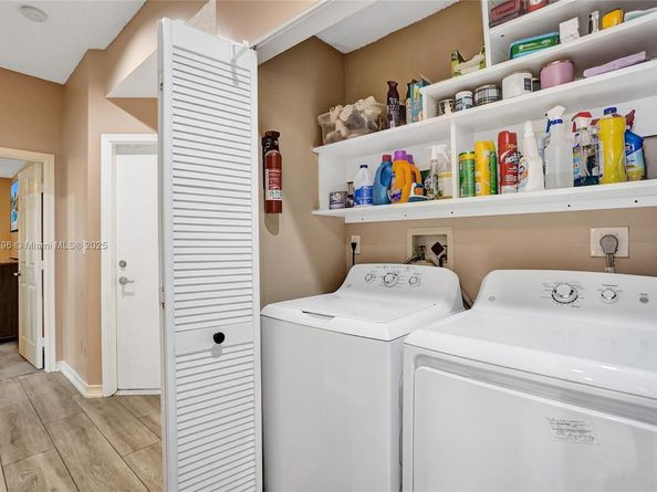 15825 SW 11th St, Pembroke Pines FL 33027