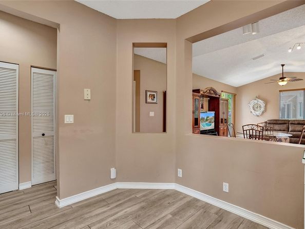 15825 SW 11th St, Pembroke Pines FL 33027