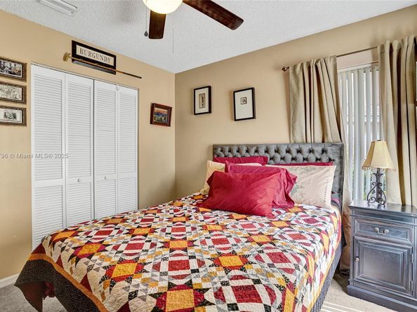 15825 SW 11th St, Pembroke Pines FL 33027