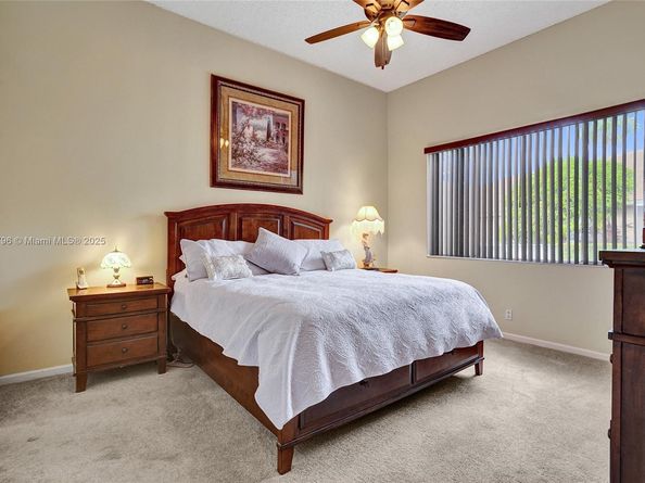 15825 SW 11th St, Pembroke Pines FL 33027