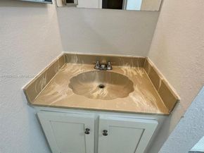 8001 Fairview Dr 101, Tamarac FL 33321