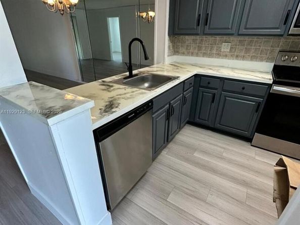 8001 Fairview Dr 101, Tamarac FL 33321